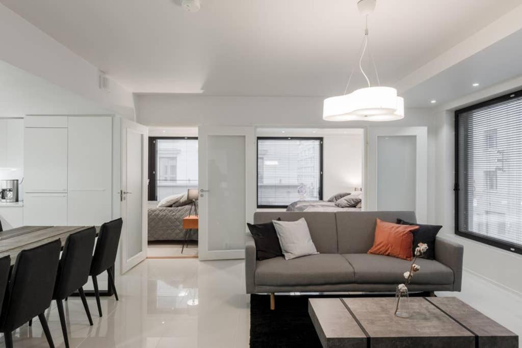 Sleek And Spacious 3 Bedroom Apartment In City Centre Helsinki Exterior foto