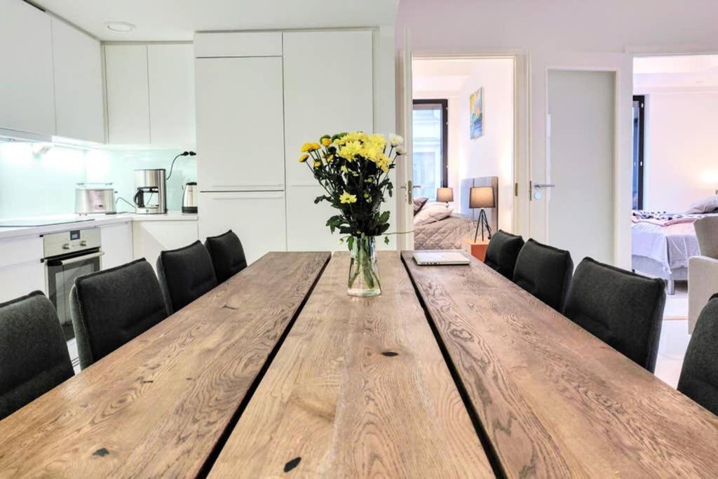 Sleek And Spacious 3 Bedroom Apartment In City Centre Helsinki Exterior foto