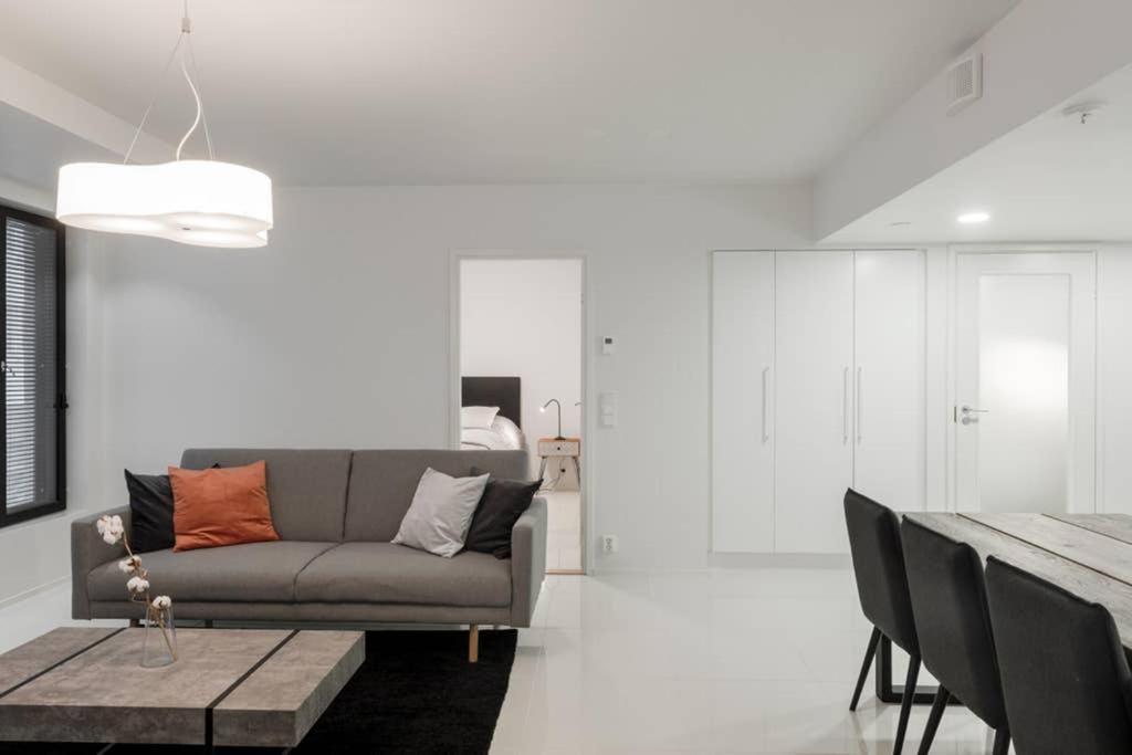 Sleek And Spacious 3 Bedroom Apartment In City Centre Helsinki Exterior foto